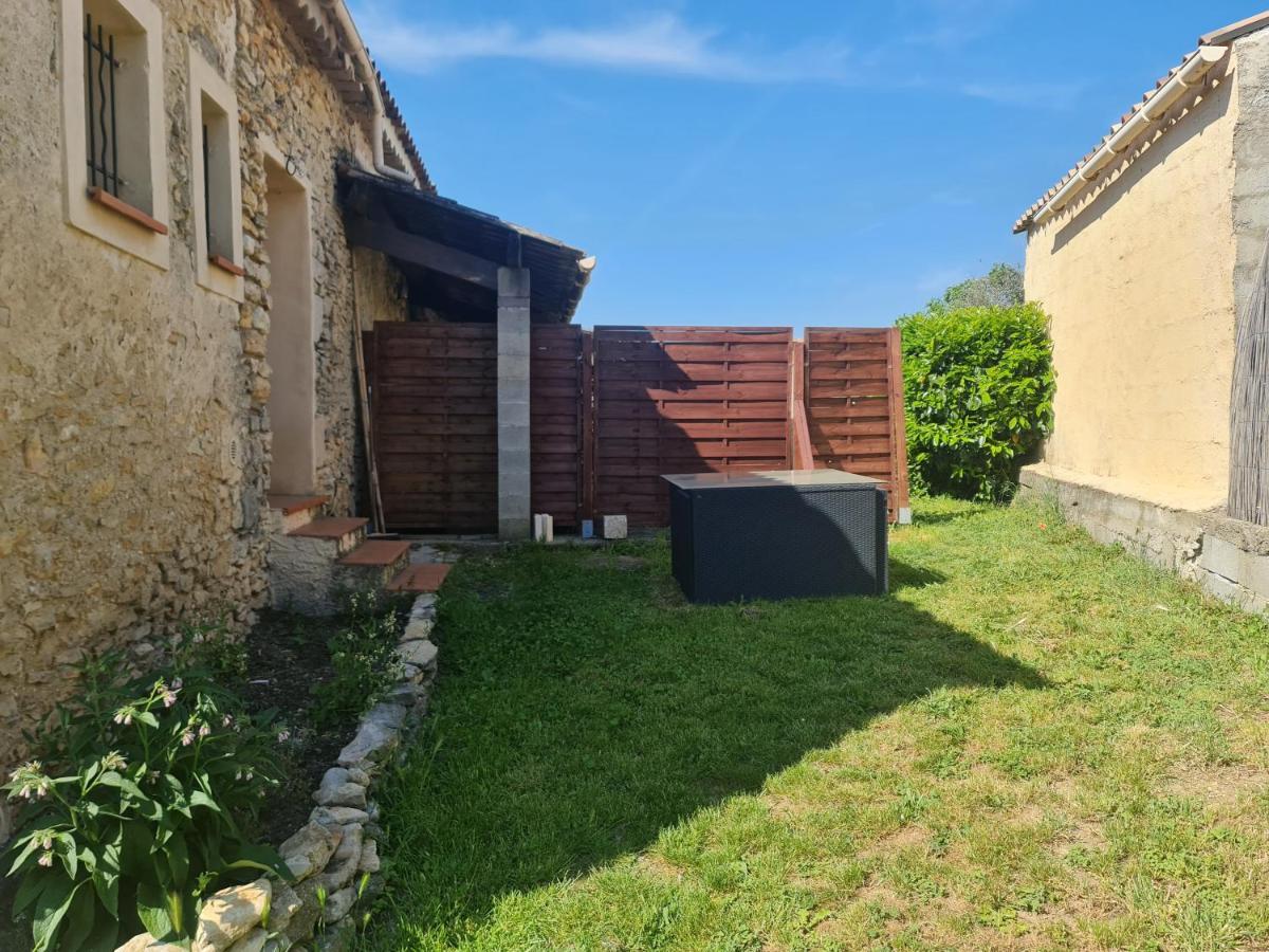 Le Gite De La Badassiere Lägenhet Forcalquier Exteriör bild